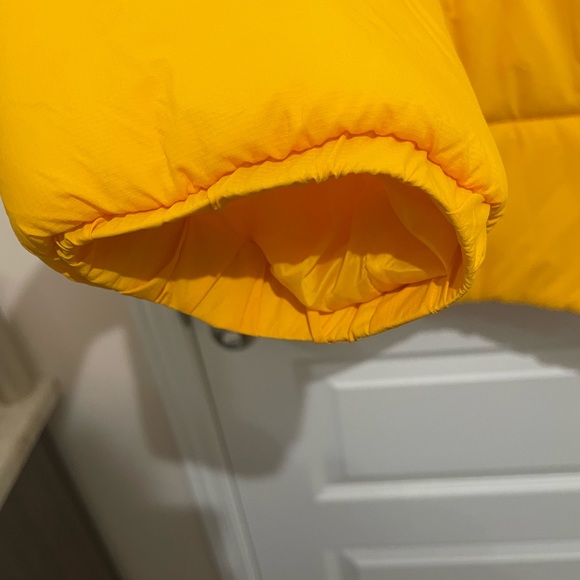 New Tommy Hilfiger MENS yellow winter jacket in amazing condition! - Picture 9 of 10